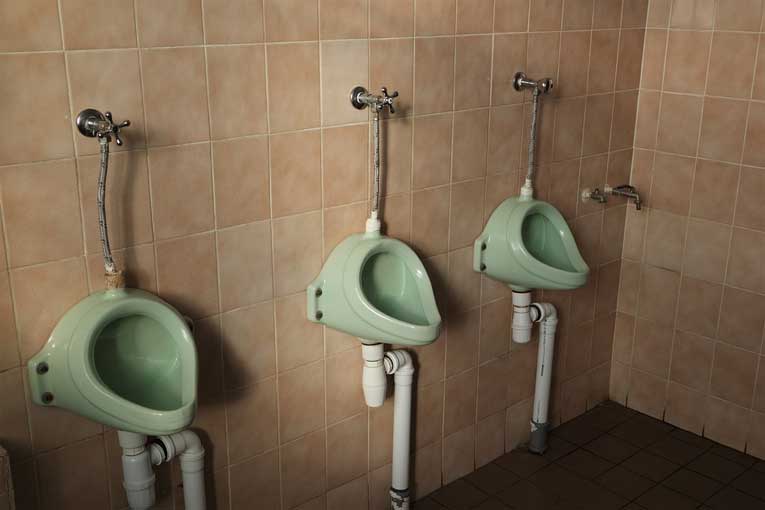 Eliminar olores en baños con ozonizadores