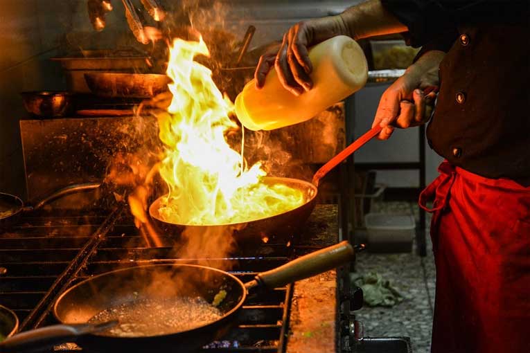 ¿Cómo desinfectar una cocina con generadores de ozono?