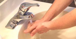Estudio: lavado de manos y boca con agua con ozono